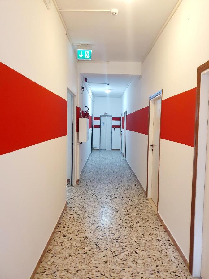 Albergo B&B Serafini Римини Экстерьер фото